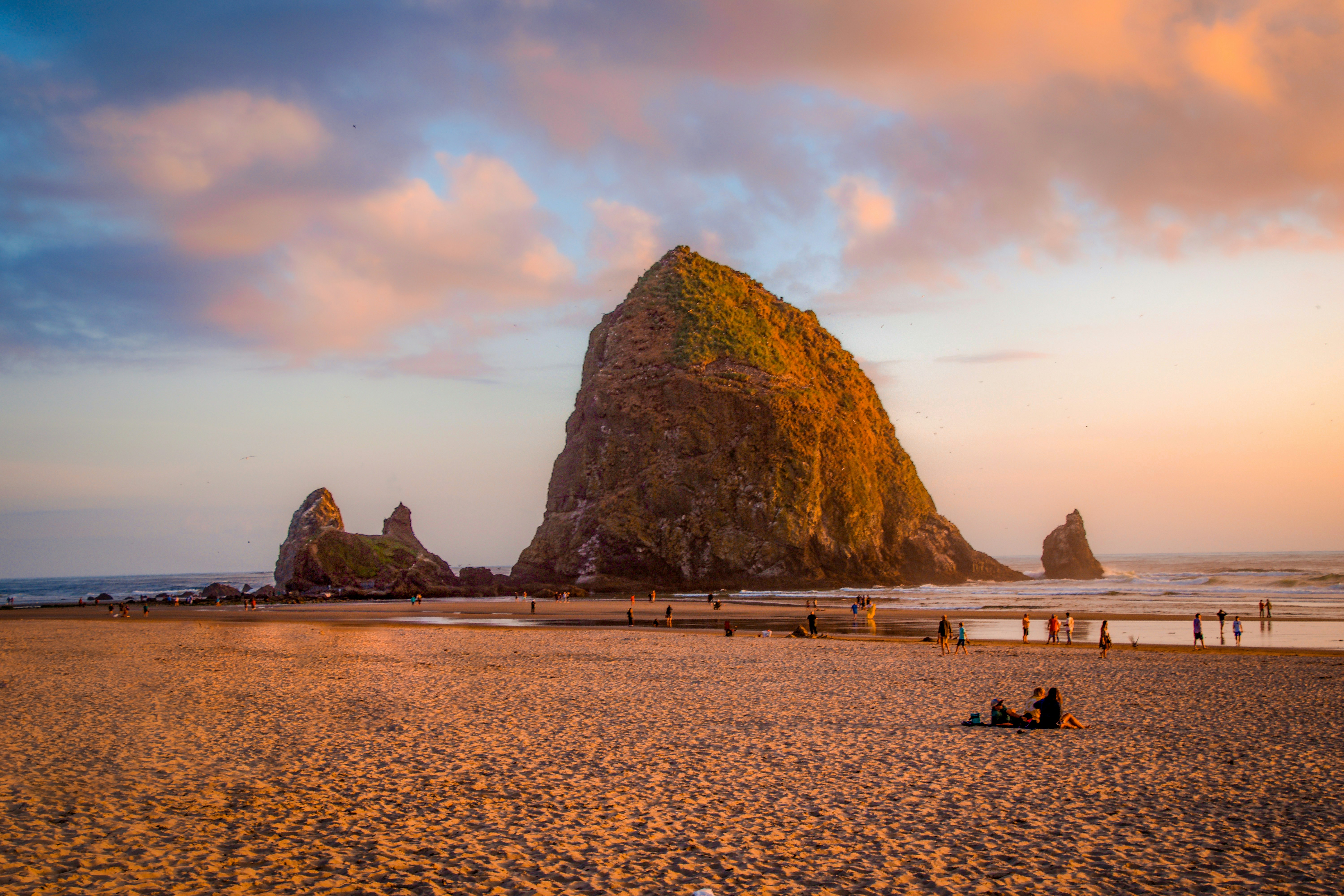 Coastal Trail & Cannon Beach Day Hike
