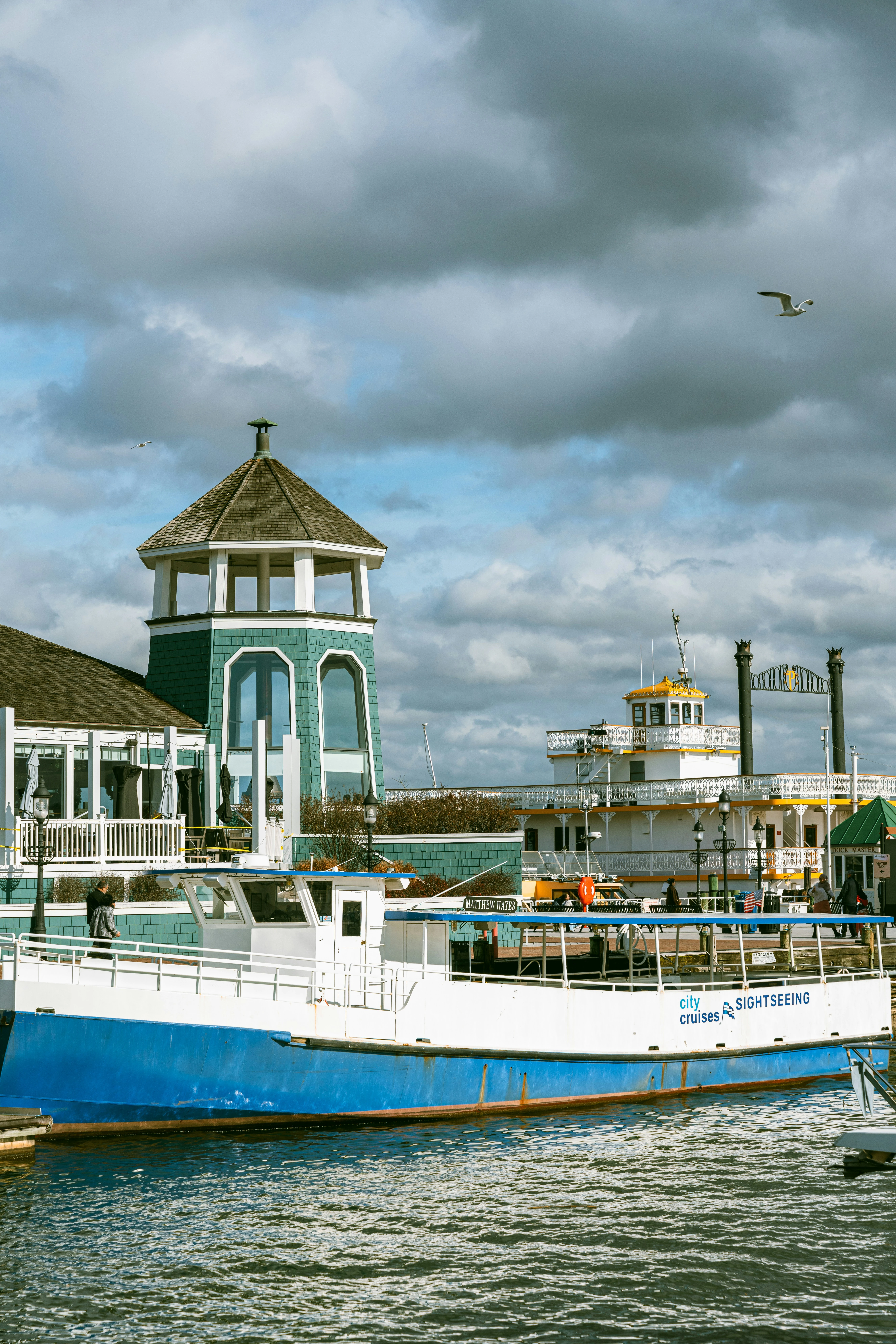 Old Town Alexandria in a Day with Round-Trip Ferry Cruise