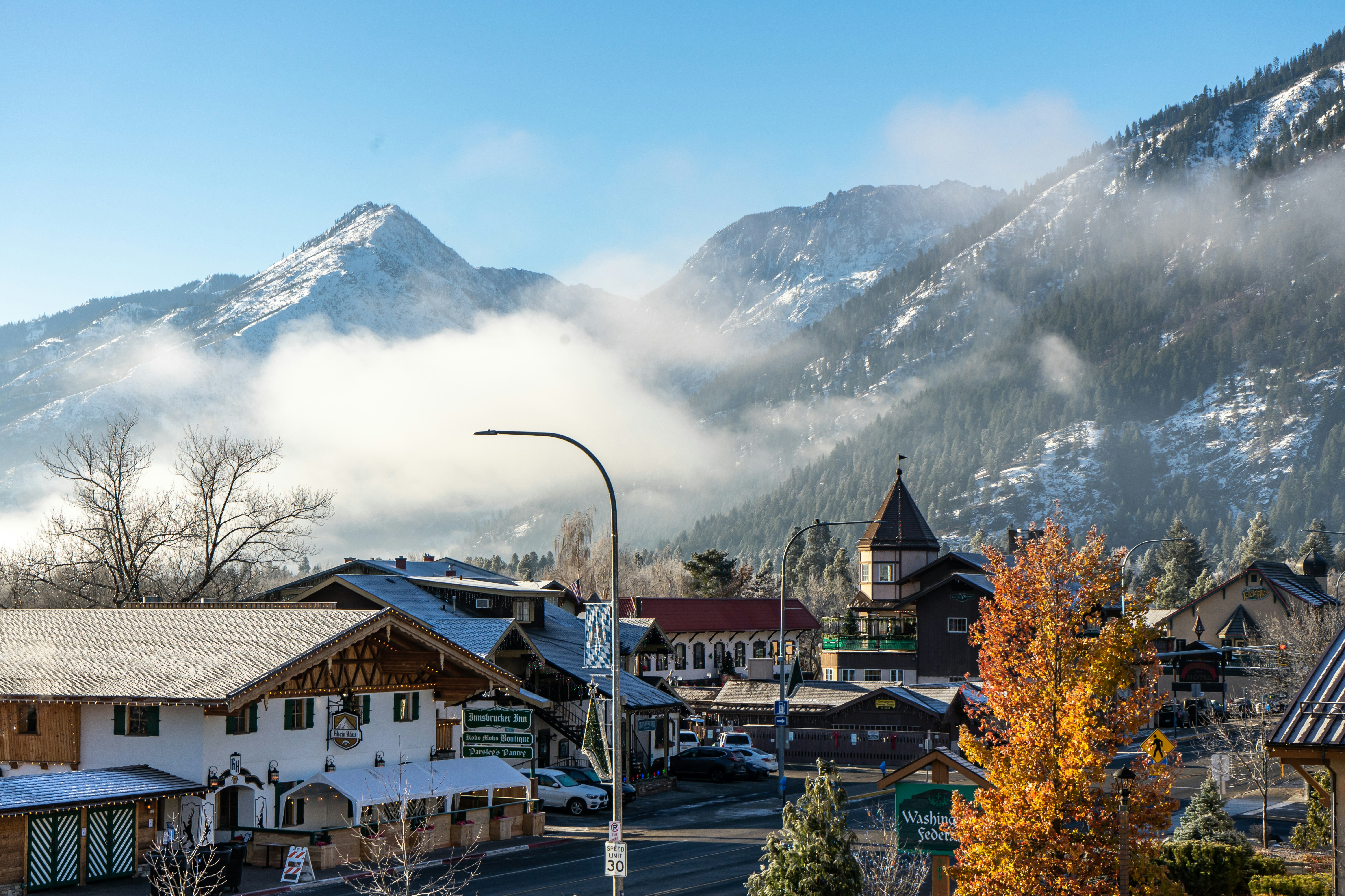 Leavenworth & Snoqualmie Falls Day Tour